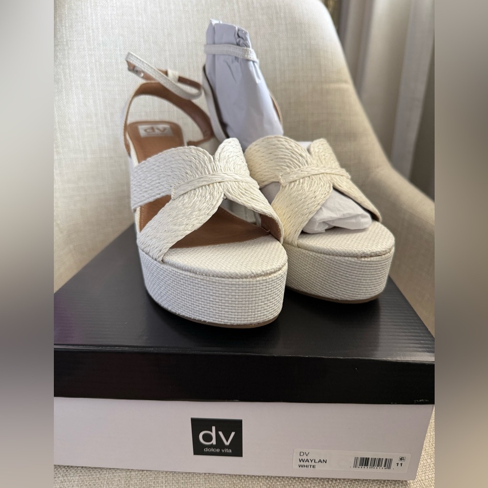 DV by Dolce Vita Women's Ivory Platform Sandals